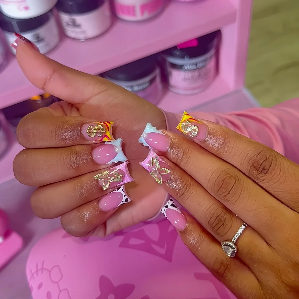 24pcs Nude Pink Sweet Fake Nails Short Duckbill Leopard Print French False Nails With 3D Bowknots Butterfly Cherry Press On Nail